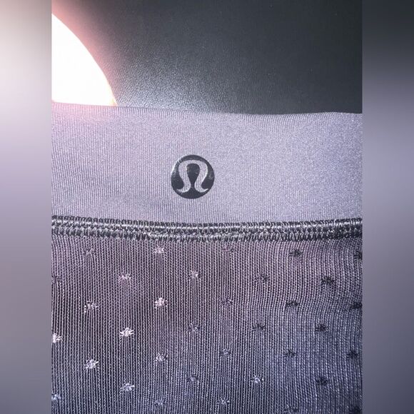 Lululemon Black Cutout Mesh Detailed Leggings Size 8 EUC - Picture 5 of 8